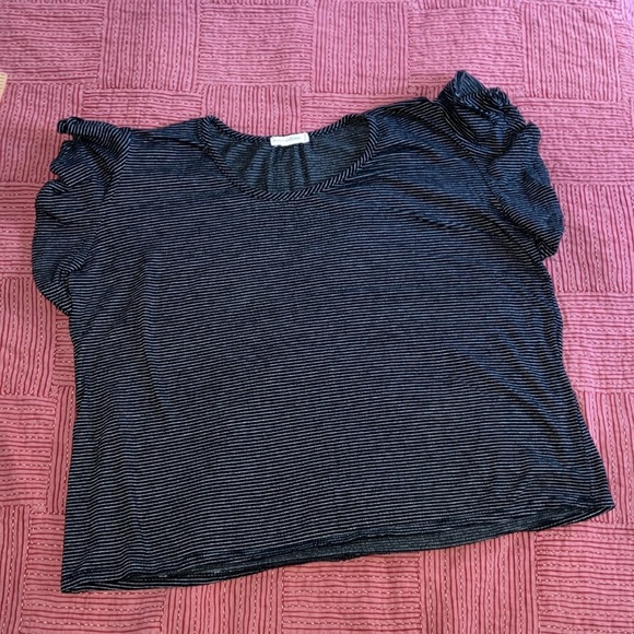 Women’s size large striped black and white  Ruffled Short Sleeve Relaxed Top - Picture 1 of 16